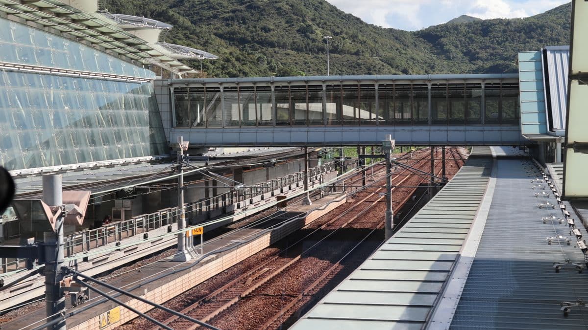 Hong Kong Airport Express Guide: Fares, Route and Check-in
